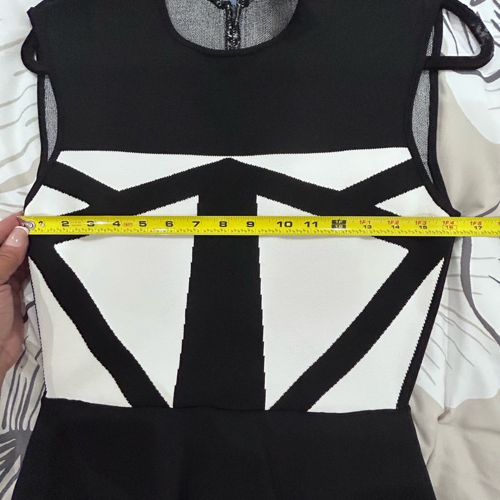📚DROP⬇️ BCBGMAXAZRIA • Black & White Peplum Dress • sz S • - Picture 9 of 9